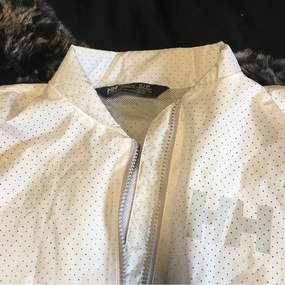 *SOLD* BNWT Helly Hansen white wind breaker Sz Small - Picture 6 of 7